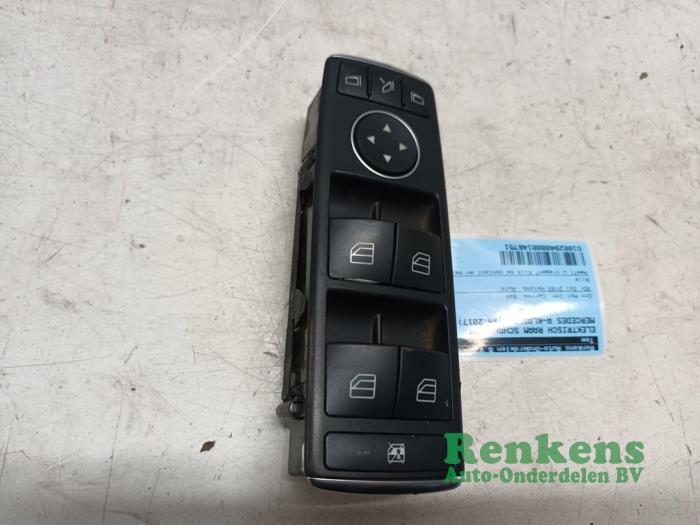 Usados Interruptor de ventanilla eléctrica Mercedes A (W176) 2.2 A-200 CDI, A-200d 16V 4-Matic Precio € 65,00 Norma de margen ofrecido por Renkens Auto-Onderdelen B.V.