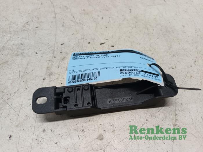 Gebrauchte Keyless Entry-Antenne Mercedes A (W176) 2.2 A-200 CDI, A-200d 16V 4-Matic Preis € 15,00 Margenregelung angeboten von Renkens Auto-Onderdelen B.V.