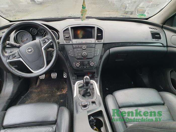 Begagnade Innerdisplay Opel Insignia Sports Tourer 2.0 Turbo 16V 4x4 Ecotec Pris på förfrågan erbjuds av Renkens Auto-Onderdelen B.V.