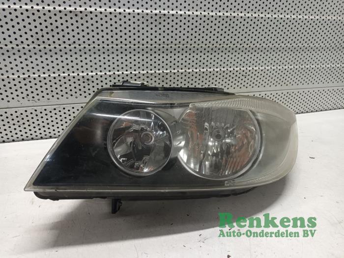 Używane Reflektor lewy BMW 3 serie (E90) 318d 16V Cena € 60,00 Procedura marży oferowane przez Renkens Auto-Onderdelen B.V.