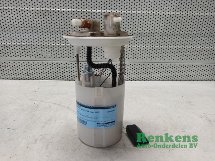 Gebrauchte Benzinpumpe Mitsubishi Space Star (A0) 1.0 12V Preis € 40,00 Margenregelung angeboten von Renkens Auto-Onderdelen B.V.
