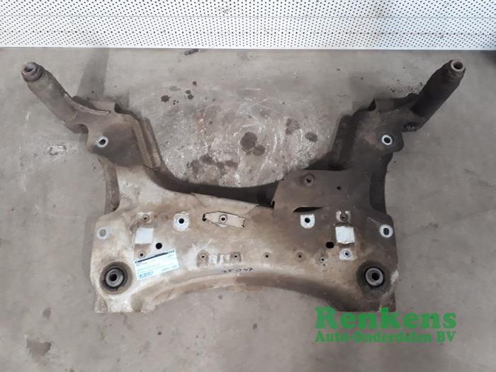 Usados Subchasis Renault Megane III Grandtour (KZ) 1.2 16V TCE 115 Precio € 75,00 Norma de margen ofrecido por Renkens Auto-Onderdelen B.V.