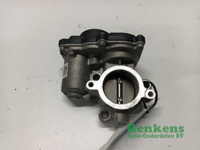 Usagé Boitier papillon Nissan Micra (K14) 1.0 12V Prix € 80,00 Règlement à la marge proposé par Renkens Auto-Onderdelen B.V.