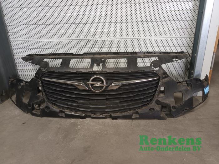 Używane Grill Opel Combo Life/Tour 1.5 CDTI 130 Cena na żądanie oferowane przez Renkens Auto-Onderdelen B.V.
