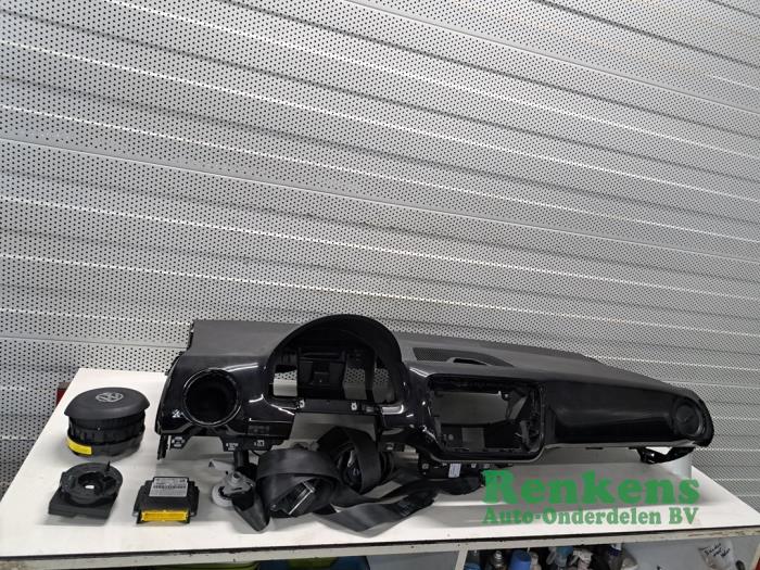 Begagnade Airbagset + modul Volkswagen Up! (121) 1.0 12V 60 Pris på förfrågan erbjuds av Renkens Auto-Onderdelen B.V.