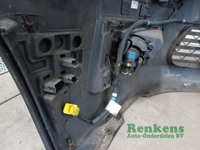 Stoßstange vorne van een Citroën C4 Picasso (UD/UE/UF) 1.6 16V THP 155 2010