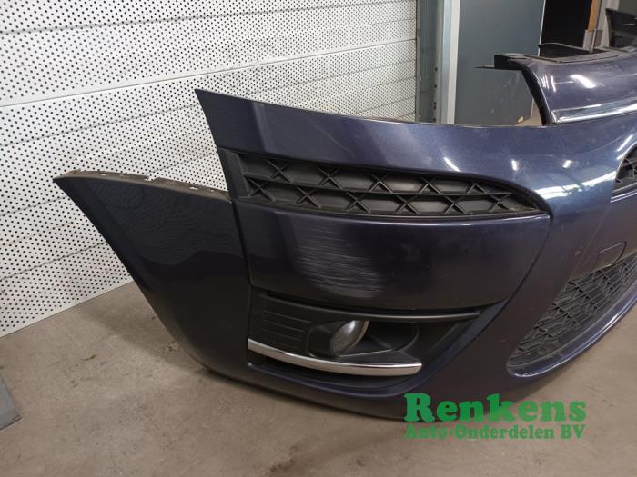Stoßstange vorne van een Citroën C4 Picasso (UD/UE/UF) 1.6 16V THP 155 2010