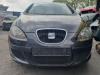 Front bumper from a Seat Altea (5P1) 2.0 FSI 16V 2005