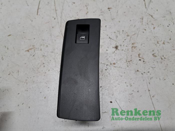 Usados Interruptor de ventanilla eléctrica BMW X5 (E53) 4.6 iS V8 32V Precio € 25,00 Norma de margen ofrecido por Renkens Auto-Onderdelen B.V.