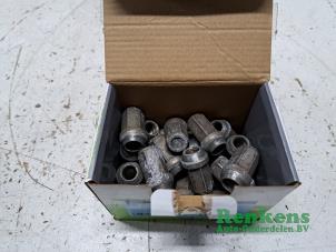 Usados Perno de rueda Opel Insignia Sports Tourer 2.0 Turbo 16V Ecotec Precio € 20,00 Norma de margen ofrecido por Renkens Auto-Onderdelen B.V.