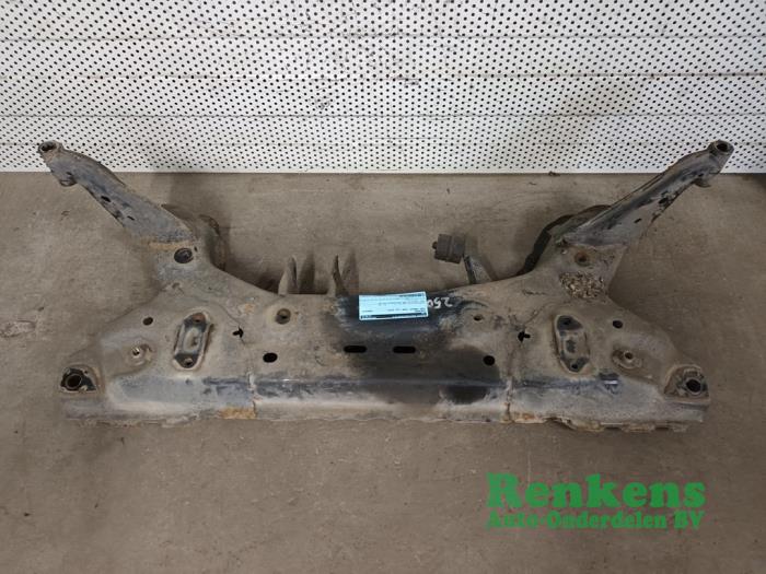 Usados Subchasis Ford Transit Courier 1.5 TDCi 75 Precio € 125,00 Norma de margen ofrecido por Renkens Auto-Onderdelen B.V.