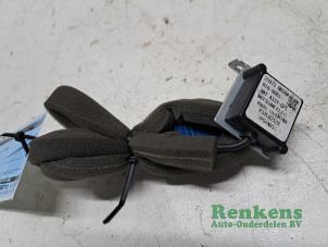 Usagé Antenne GPS Nissan Qashqai (J10) 1.6 16V Prix € 50,00 Règlement à la marge proposé par Renkens Auto-Onderdelen B.V.