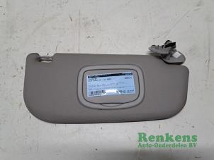 Gebrauchte Sonnenblende Alfa Romeo 147 (937) 1.6 Twin Spark 16V Preis € 20,00 Margenregelung angeboten von Renkens Auto-Onderdelen B.V.
