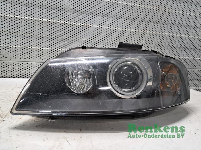 Używane Reflektor lewy Audi A3 (8P1) 2.0 TDI DPF Cena na żądanie oferowane przez Renkens Auto-Onderdelen B.V.