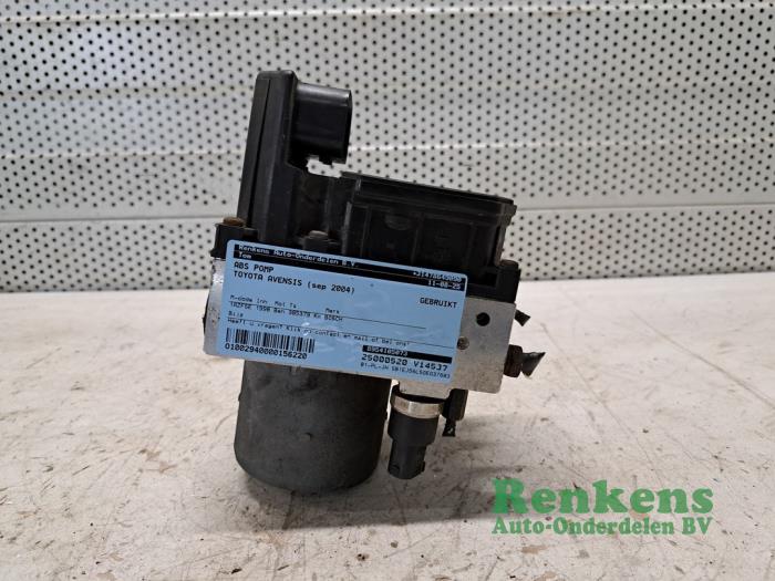 Usagé Bloc ABS Toyota Avensis Wagon (T25/B1E) 2.0 16V VVT-i D4 Prix € 85,00 Règlement à la marge proposé par Renkens Auto-Onderdelen B.V.