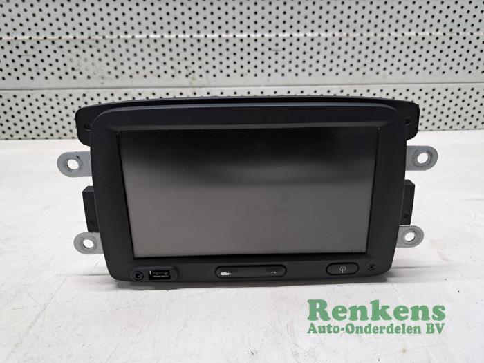 Begagnade Innerdisplay Renault Captur I (2R) 0.9 Energy TCE 12V Pris på förfrågan erbjuds av Renkens Auto-Onderdelen B.V.
