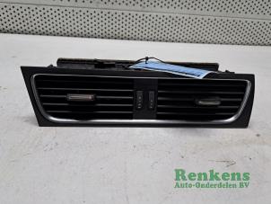 Usagé Grille aération tableau de bord Audi S5 Sportback (8TA) 3.0 TFSI V6 32V Prix € 25,00 Règlement à la marge proposé par Renkens Auto-Onderdelen B.V.