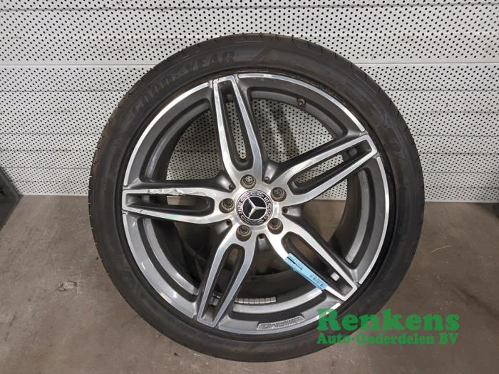 Begagnade Hjul + däck Mercedes E (W213) E-200 2.0 Turbo 16V 4-Matic Pris på förfrågan erbjuds av Renkens Auto-Onderdelen B.V.
