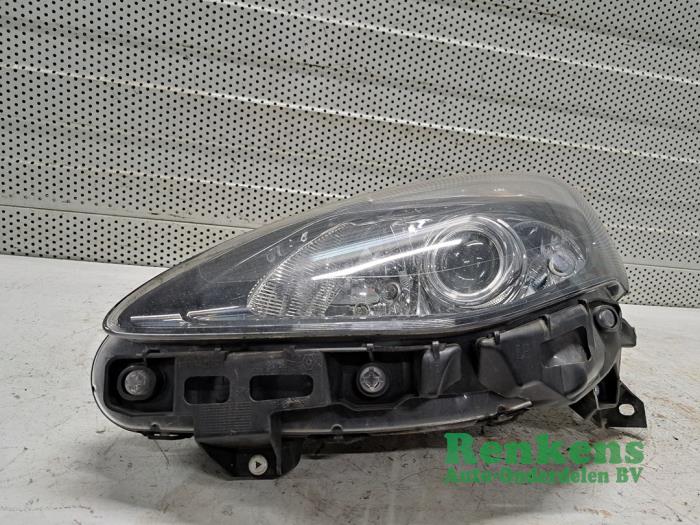 Gebrauchte Scheinwerfer links Renault Clio III (BR/CR) 1.2 16V TCe 100 Preis € 85,00 Margenregelung angeboten von Renkens Auto-Onderdelen B.V.