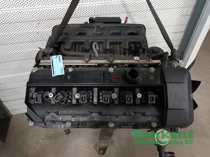Używane Silnik BMW 5 serie Touring (E39) 520i 24V Cena na żądanie oferowane przez Renkens Auto-Onderdelen B.V.