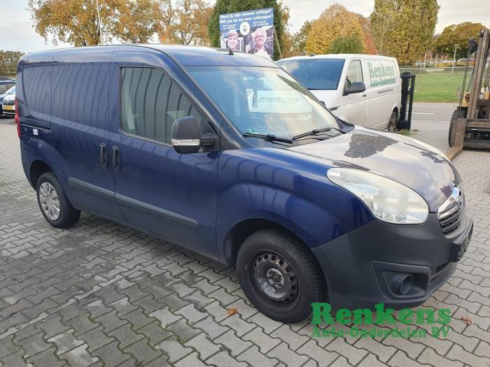 Używane Przód kompletny Opel Combo 1.6 CDTI 16V ecoFlex Dualogic Cena na żądanie oferowane przez Renkens Auto-Onderdelen B.V.
