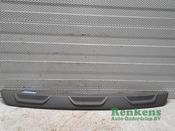 Begagnade Diffuser, bakre stötfångare Dacia Sandero III 1.0 TCE 110 12V Pris € 75,00 Marginaltabell erbjuds av Renkens Auto-Onderdelen B.V.