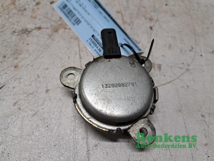 Begagnade Kamaxelsensor Ford Grand C-Max (DXA) 1.0 Ti-VCT EcoBoost 12V 125 Pris € 15,00 Marginaltabell erbjuds av Renkens Auto-Onderdelen B.V.