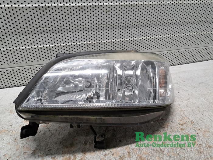 Używane Reflektor lewy Opel Zafira (F75) 1.8 16V Cena € 25,00 Procedura marży oferowane przez Renkens Auto-Onderdelen B.V.