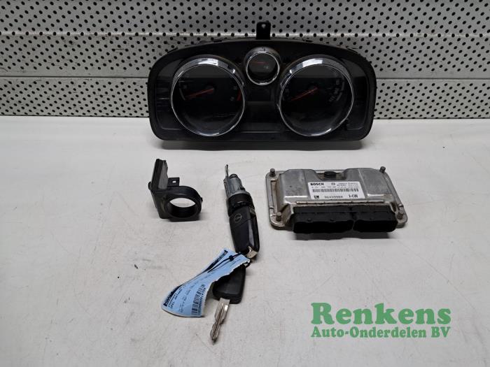 Used Engine management computer Opel Antara (LA6) 2.4 16V 4x4 Price on request offered by Renkens Auto-Onderdelen B.V.