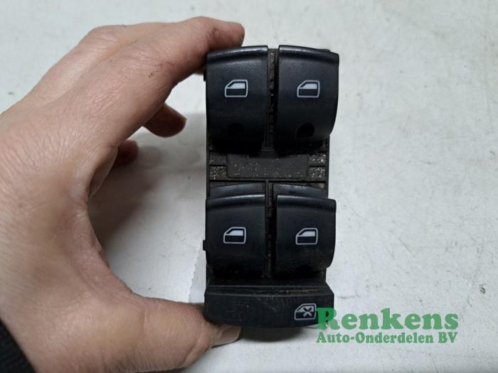 Usados Interruptor de ventanilla eléctrica Audi A3 Sportback (8PA) 1.8 TFSI 16V Precio € 25,00 Norma de margen ofrecido por Renkens Auto-Onderdelen B.V.