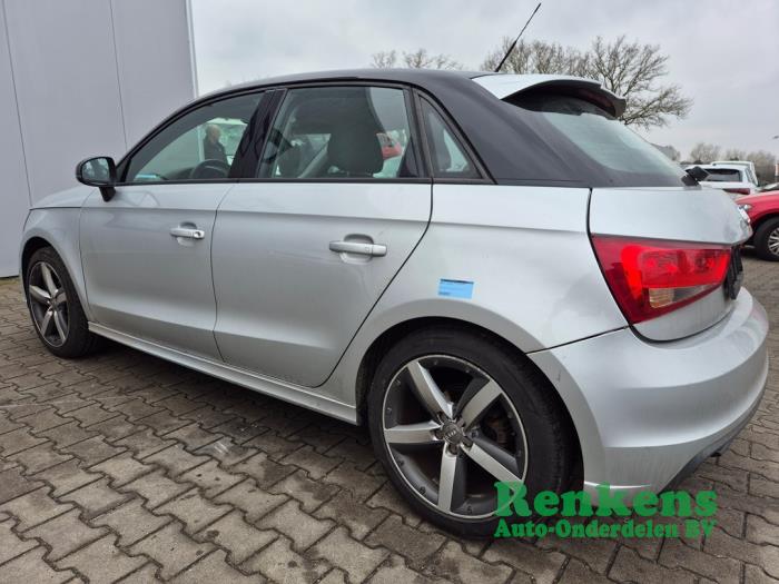 Używane Próg lewy Audi A1 Sportback (8XA/8XF) 1.2 TFSI Cena na żądanie oferowane przez Renkens Auto-Onderdelen B.V.