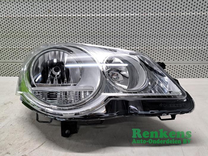 Nowe Reflektor prawy Volkswagen Polo IV (9N1/2/3) 1.4 16V Cena na żądanie oferowane przez Renkens Auto-Onderdelen B.V.