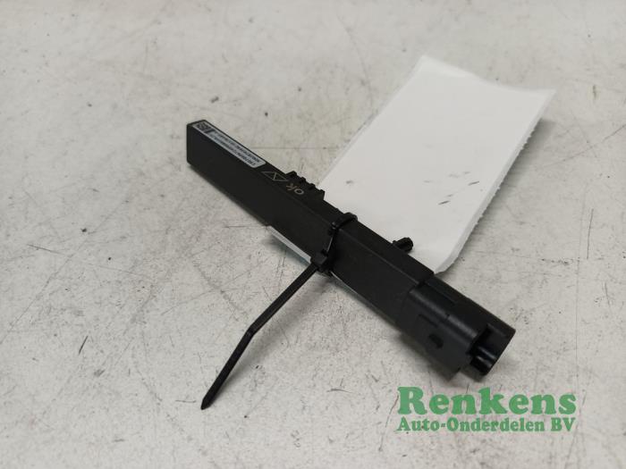 Używane Keyless Entry-Antena Opel Crossland (X) 1.2 Turbo 12V Cena € 15,00 Procedura marży oferowane przez Renkens Auto-Onderdelen B.V.