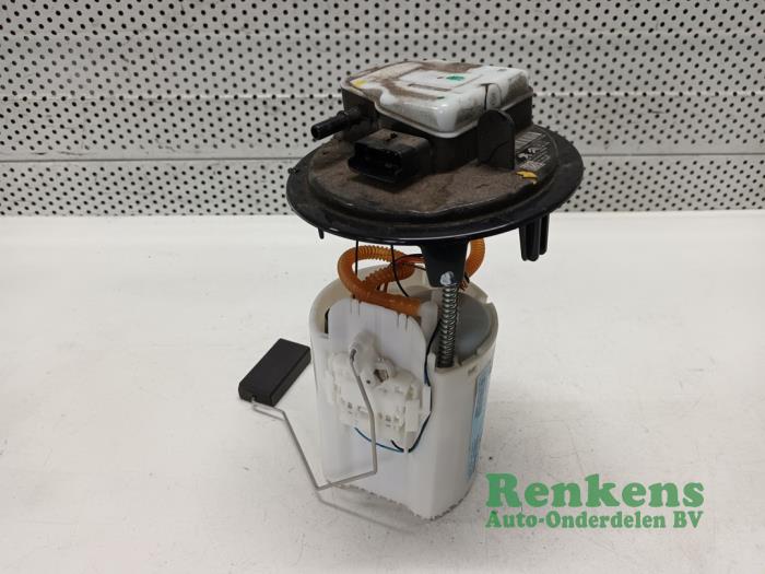 Usagé Pompe essence Opel Crossland (X) 1.2 Turbo 12V Prix € 85,00 Règlement à la marge proposé par Renkens Auto-Onderdelen B.V.