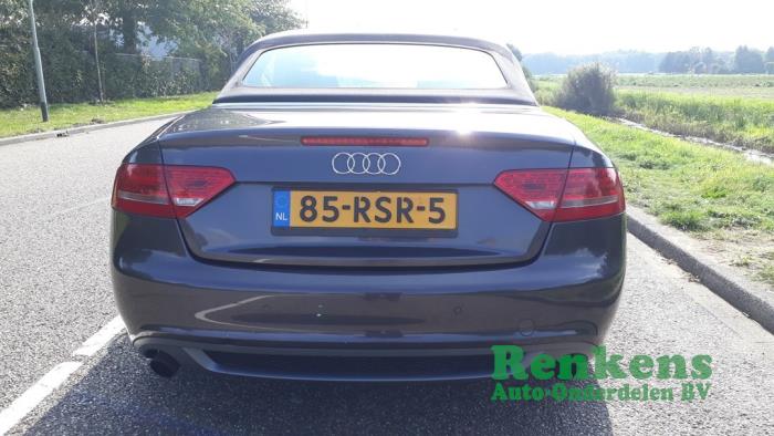 Gebrauchte Auspuff Enddämpfer Audi A5 Cabrio (8F7) 3.2 FSI V6 24V Preis auf Anfrage angeboten von Renkens Auto-Onderdelen B.V.