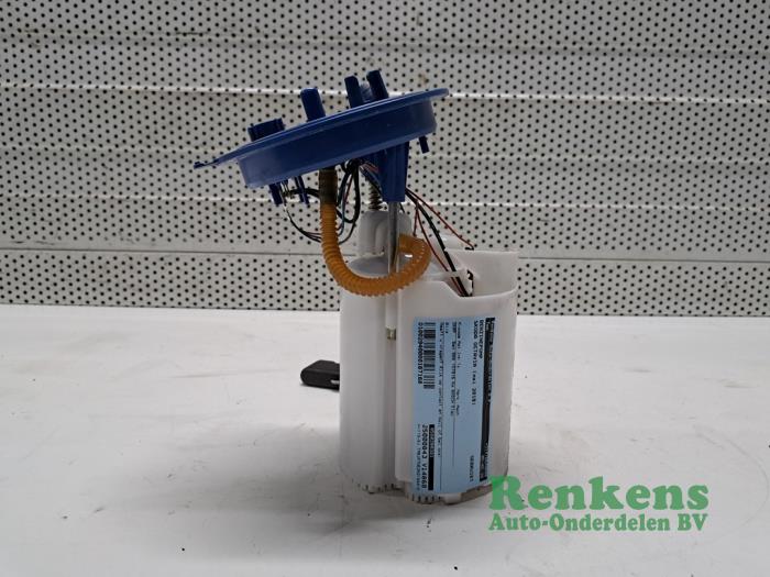 Usagé Pompe essence Skoda Octavia Combi (5EAC) 1.0 TSI 12V Prix € 40,00 Règlement à la marge proposé par Renkens Auto-Onderdelen B.V.