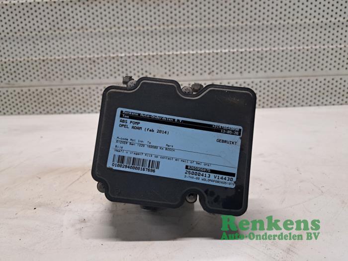 Usagé Pompe ABS Opel Adam 1.2 16V Prix € 125,00 Règlement à la marge proposé par Renkens Auto-Onderdelen B.V.