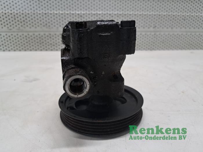 Usagé Pompe de direction Hyundai H-1/H-200 2.5 TD Prix € 35,00 Règlement à la marge proposé par Renkens Auto-Onderdelen B.V.
