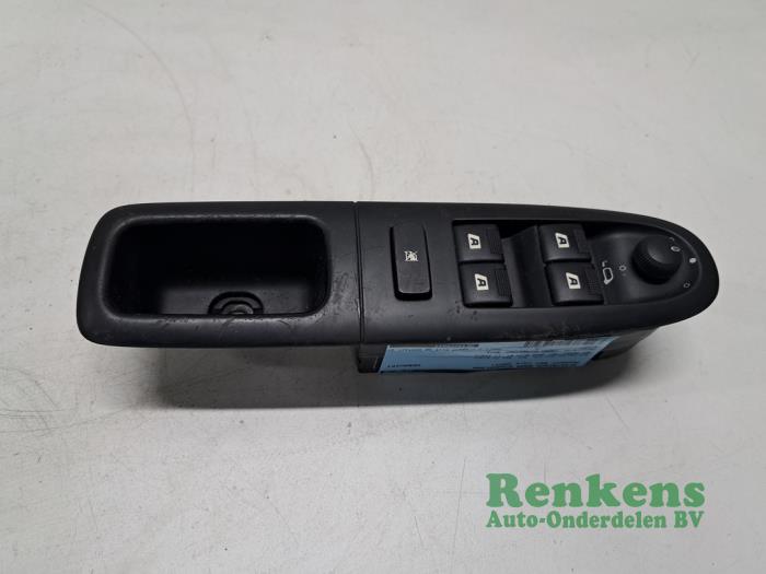 Usados Interruptor de ventanilla eléctrica Peugeot 607 (9D/U) 2.9 V6 24V Precio de solicitud ofrecido por Renkens Auto-Onderdelen B.V.