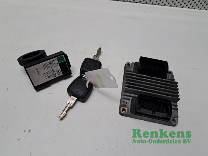 Used Engine management computer Opel Astra G (F08/48) 1.6 Price on request offered by Renkens Auto-Onderdelen B.V.