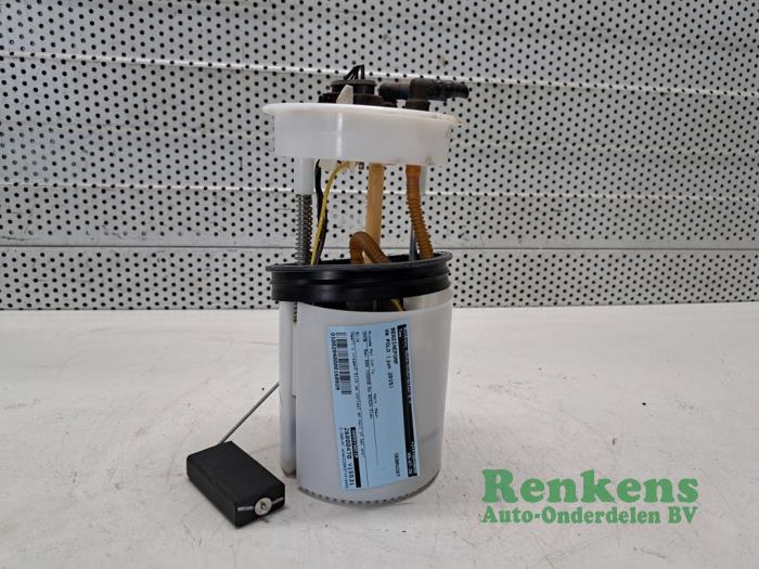 Usagé Pompe essence Volkswagen Polo V (6R) 1.0 12V BlueMotion Technology Prix € 40,00 Règlement à la marge proposé par Renkens Auto-Onderdelen B.V.