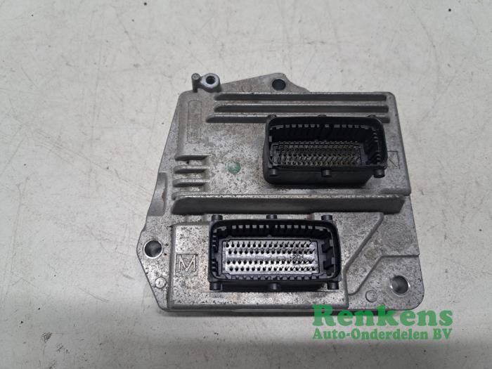 Used Engine management computer Opel Meriva (A) 1.6 16V Price € 150,00 Margin scheme offered by Renkens Auto-Onderdelen B.V.
