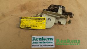 Usados Mecanismo de cerradura de puerta de 2 puertas derecha Opel Astra F (53B) 2.0i Precio € 25,00 Norma de margen ofrecido por Renkens Auto-Onderdelen B.V.