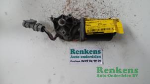 Używane Silnik wycieraczek przednich Renault Kangoo Express (FC) 1.9 D 55 Cena € 20,00 Procedura marży oferowane przez Renkens Auto-Onderdelen B.V.