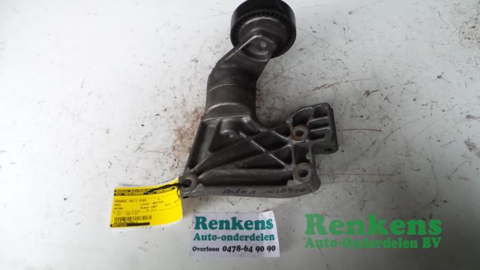 Usados Rodillo tensor correa múltiple Opel Astra Precio € 20,00 Norma de margen ofrecido por Renkens Auto-Onderdelen B.V.