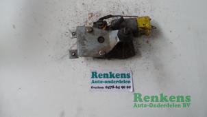 Usados Motor de limpiaparabrisas detrás Opel Kadett Precio € 15,00 Norma de margen ofrecido por Renkens Auto-Onderdelen B.V.