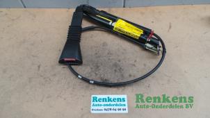 Usagé Tendeur de ceinture droit Opel Astra F (53B) 2.0i Prix € 20,00 Règlement à la marge proposé par Renkens Auto-Onderdelen B.V.