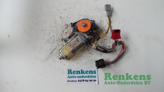 Sunroof motor from a Renault Megane 1997