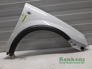 Used Front wing, right Opel Corsa C (F08/68) 1.2 16V Price on request offered by Renkens Auto-Onderdelen B.V.