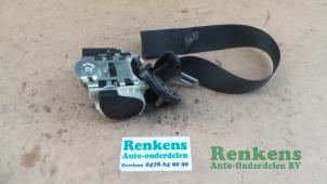 Usagé Insertion ceinture de sécurité avant droite Opel Astra G (F67) 1.6 16V Prix € 35,00 Règlement à la marge proposé par Renkens Auto-Onderdelen B.V.